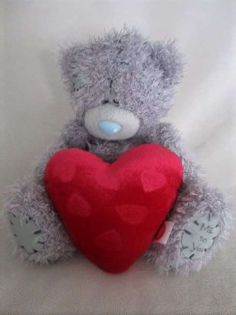 CUTE TATTY TEDDY  (ME TO YOU) HOLDING A RED HEART