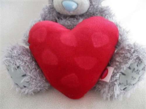CUTE TATTY TEDDY  (ME TO YOU) HOLDING A RED HEART
