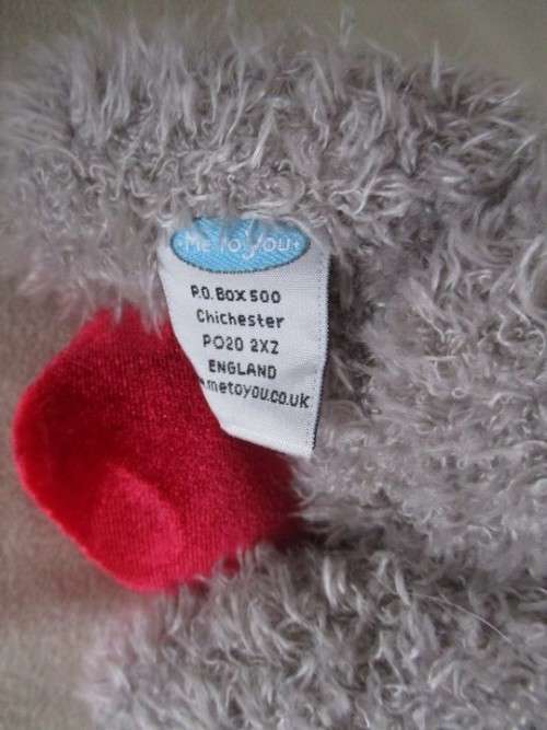 CUTE TATTY TEDDY  (ME TO YOU) HOLDING A RED HEART