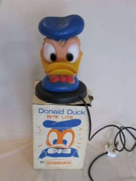 QUIRKY VINTAGE 1984 DONALD DUCK LAMP (MADE BY ILLUMINA) PERFECT WORKING CONDITION WITH ORIGINAL BOX