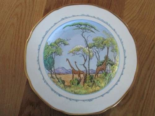 1949 SVK/UWB VOORTREKKER MONUMENT CROWN DEVON PLATE SIGNED BY RENOWNED S.A. ARTIST W.H. COETZER