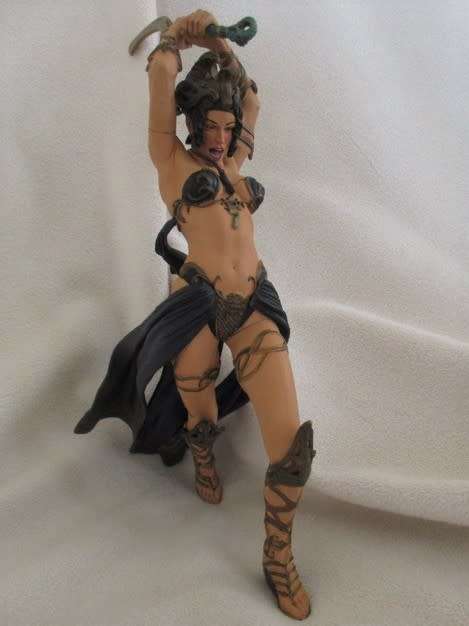 BELIT DISGUISED AS STYGIAN PRIESTESS CONAN SERIES ONE WITH BOX - McFARLANE TOYS - 17.8CM (7 INCHES)