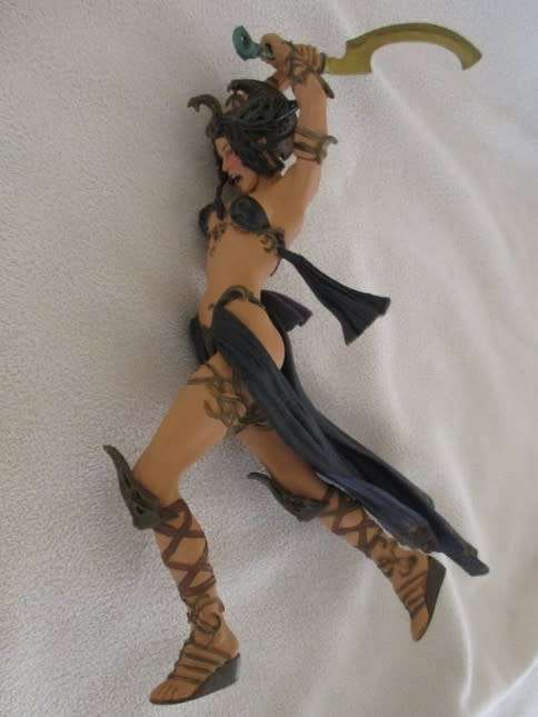 BELIT DISGUISED AS STYGIAN PRIESTESS CONAN SERIES ONE WITH BOX - McFARLANE TOYS - 17.8CM (7 INCHES)