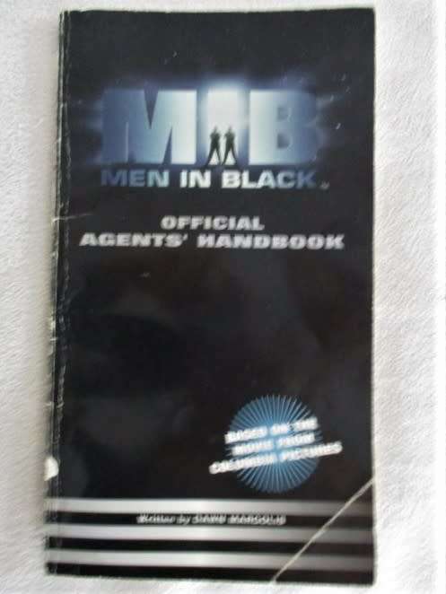 MEN IN BLACK - OFFICIAL AGENTS` HANDBOOK (SOFT COVER)