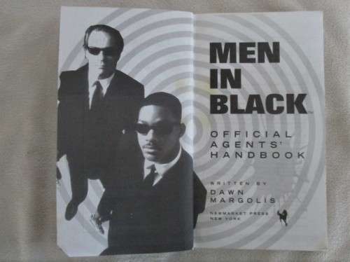 MEN IN BLACK - OFFICIAL AGENTS` HANDBOOK (SOFT COVER)