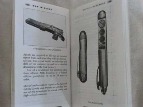 MEN IN BLACK - OFFICIAL AGENTS` HANDBOOK (SOFT COVER)