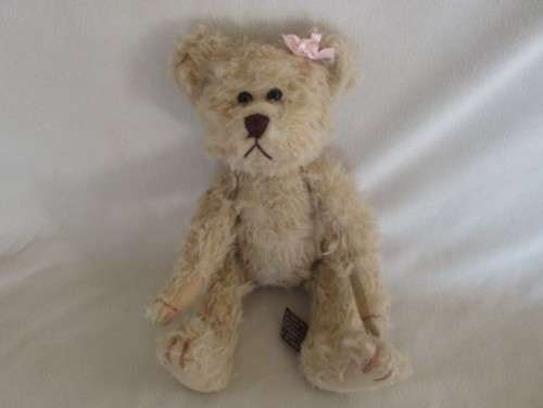 DAISY - THE VINTAGE PICKFORD BRASS BUTTON BEAR WITH PURPOSEFUL 'ANTIQUE BEAR' LOOK