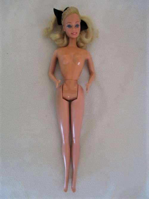 VINTAGE MATTEL BARBIE DOLL MADE IN THE PHILIPPINES - CIRCA 1978 - 1988