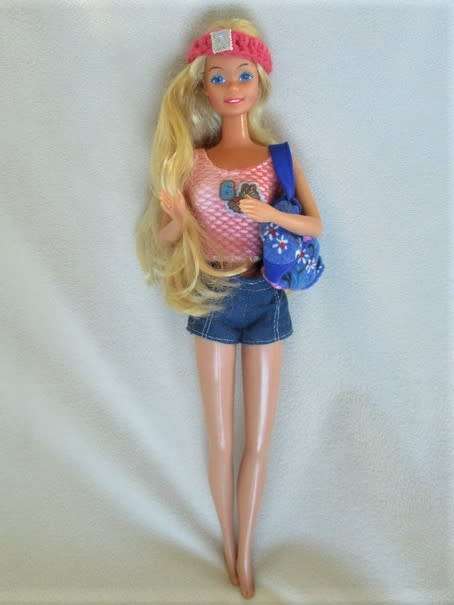 VINTAGE MATTEL BARBIE DOLL WITH VERY LONG HAIR - MADE IN TAIWAN - CIRCA 1970 - 1987 - NOT PERFECT
