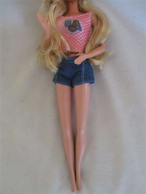 VINTAGE MATTEL BARBIE DOLL WITH VERY LONG HAIR - MADE IN TAIWAN - CIRCA 1970 - 1987 - NOT PERFECT
