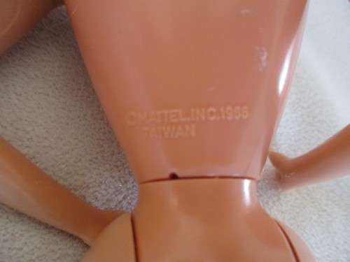 VINTAGE MATTEL BARBIE DOLL WITH VERY LONG HAIR - MADE IN TAIWAN - CIRCA 1970 - 1987 - NOT PERFECT