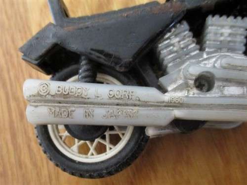 VINTAGE 1980 BUDDY L. CORP DIECAST CHIPS (CALIFORNIA HIGHWAY PATROL) MOTOR BIKE IN NEED OF TLC