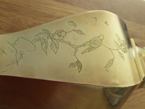 A BEAUTIFUL LARGE CHINESE BRASS VASE ENGRAVED WITH BIRDS, BUTTERFLIES AND CHERRY BLOSSOMS
