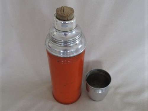 A VINTAGE 1930's? PICNIC SET CONTAINING TIN FLASK AND BOX AND OLD GLASS BOTTLES WITH PONTIL MARKS
