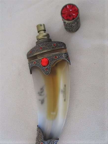STUNNING AL KHANJAR (THE DAGGER) ARABIAN OUD PERFUME BOTTLE (STILL FULL) TO ADD TO YOUR COLLECTION