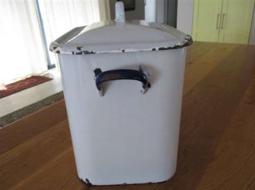 A VERY LARGE VINTAGE BLUE AND WHITE ENAMEL BREAD BIN