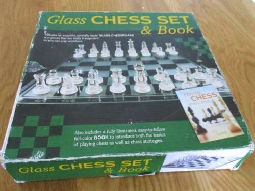 A COMPLETE GLASS CHESS SET WITH ORIGINAL BOX