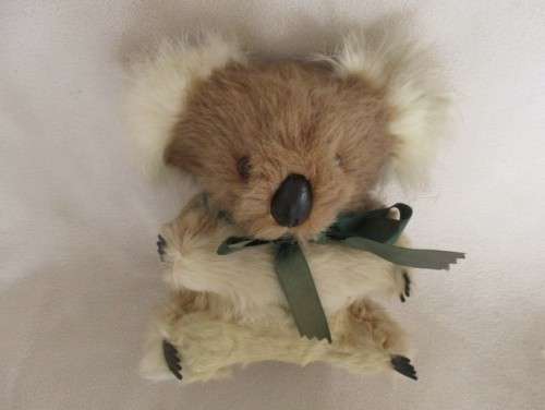 MORE BARGAINS -  VERY COLLECTABLE VINTAGE KOALA BEAR MADE FROM REAL FUR AND IN GREAT CONDITION