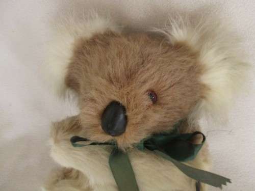 MORE BARGAINS -  VERY COLLECTABLE VINTAGE KOALA BEAR MADE FROM REAL FUR AND IN GREAT CONDITION