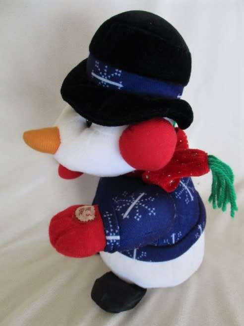 CHRISTMAS IS COMING - A CUTE SINGING SNOWMAN!