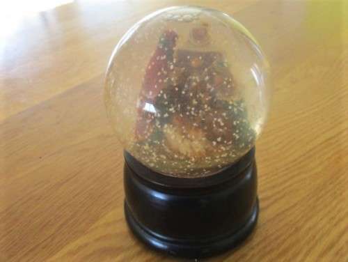 CHRISTMAS IS COMING - A LARGE VINTAGE MUSICAL GLASS SNOW GLOBE - NATIVITY SCENE PLAYING SILENT NIGHT