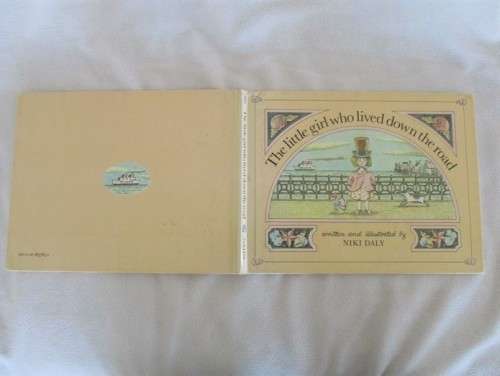 1978 HARD COVER - THE LITTLE GIRL WHO LIVED DOWN THE LANE BY NIKI DALY - CHARMING!