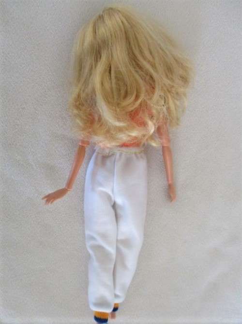 STUNNING MATTEL BARBIE DOLL WITH ARTICULATED (& PIVOTAL) KNEES, WRISTS AND ELBOWS