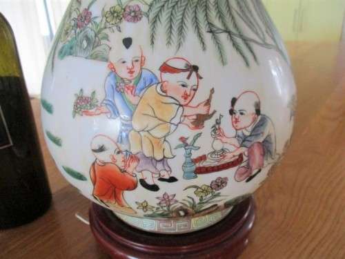 VINTAGE FAMILLE JAUNE CHINESE PORCELAIN LAMP STAND (LIGHT FITTING NEEDS TO BE REPLACED)