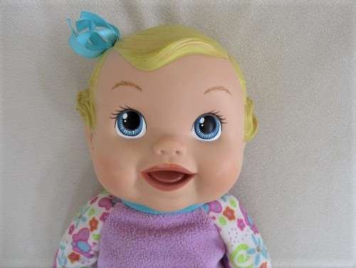 ADORABLE 2009 HASBRO BABY ALIVE DOLL - BOUNCES AND GIGGLES