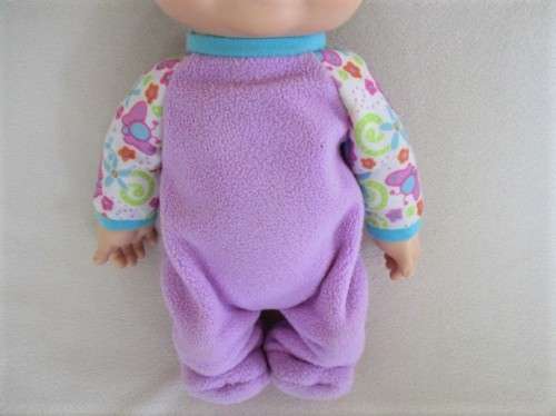 ADORABLE 2009 HASBRO BABY ALIVE DOLL - BOUNCES AND GIGGLES