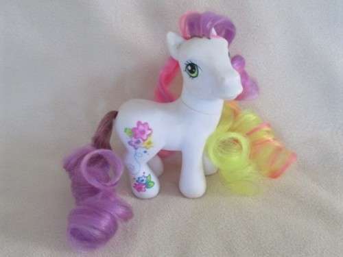 A RATHER RARE HASBRO G3 MY LITTLE PONY - ROYAL BEAUTY
