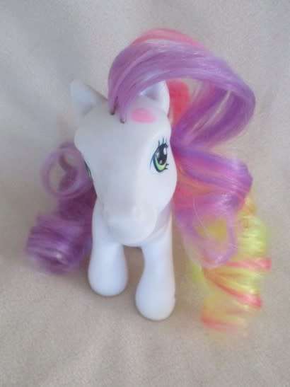 A RATHER RARE HASBRO G3 MY LITTLE PONY - ROYAL BEAUTY