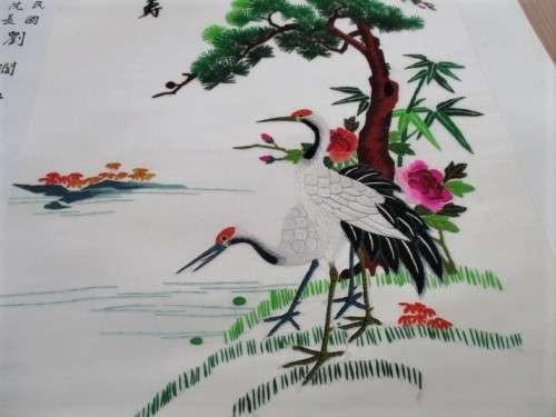 EXQUISITE ORIGINAL MOUNTED CHINESE EMBROIDERY ON SILK TO FRAME - SIGNED
