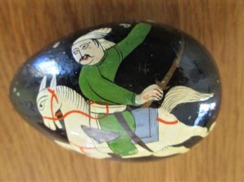 BATCH OF FIVE POLISHED STONE EGGS PLUS ONE VINTAGE PAINTED WOODEN EGG FROM INDIA
