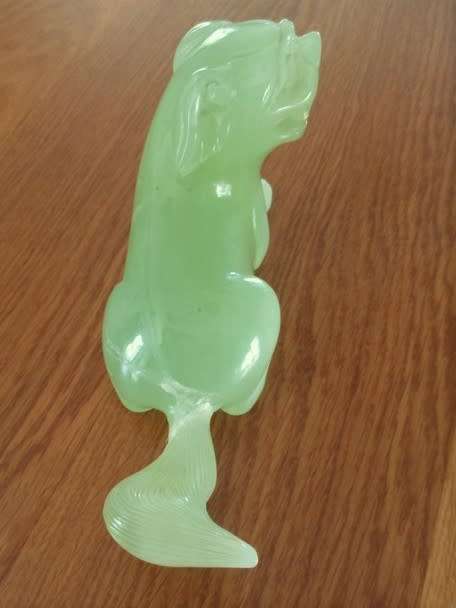 SMALL VINTAGE CHINESE JADE FOO DOG (WITH REPAIR)