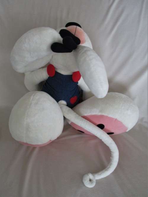 AN ABSOLUTELY ENORMOUS COLLECTABLE DIDDL MOUSE