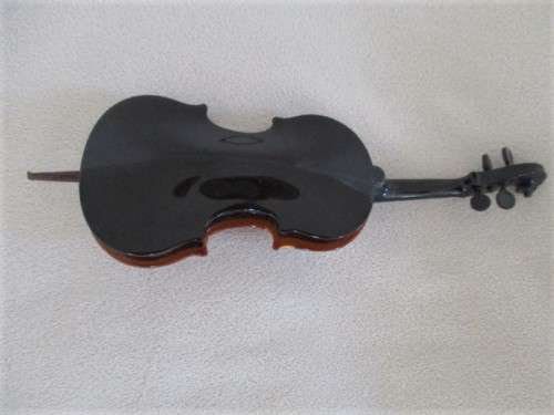 A VINTAGE MINIATURE VIOLIN IN CASE