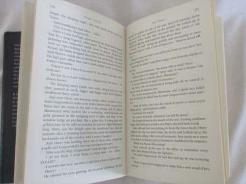 HARRY POTTER AND THE DEATHLY HALLOWS - 1ST EDITION HARD COVER WITH DUST JACKET