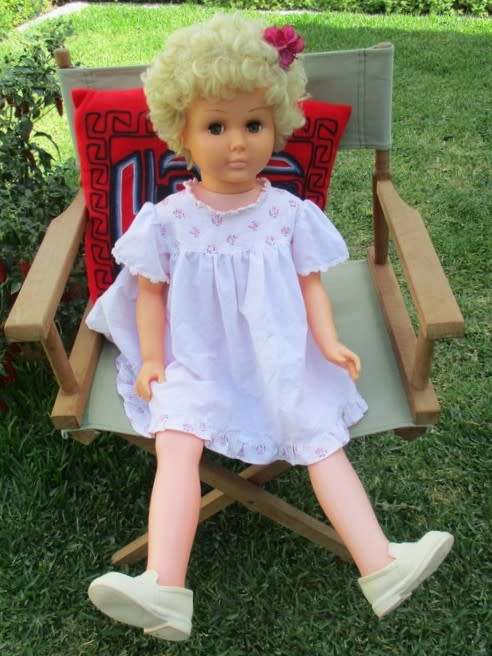 A VERY LARGE VINTAGE 90CM TALL PRIMA WALKING DOLL IN GREAT CONDITION