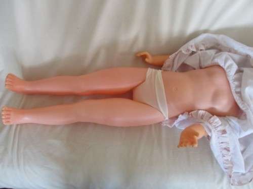 A VERY LARGE VINTAGE 90CM TALL PRIMA WALKING DOLL IN GREAT CONDITION