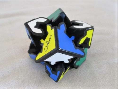 IF RUBIK'S CUBE DIDN'T DRIVE YOU INSANE TRY MEFFERT'S OSKAR!!