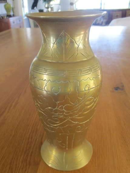 SOLID BRASS CHINESE VASE ENGRAVED WITH CHINESE DRAGON
