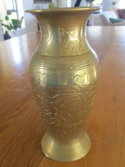 SOLID BRASS CHINESE VASE ENGRAVED WITH CHINESE DRAGON