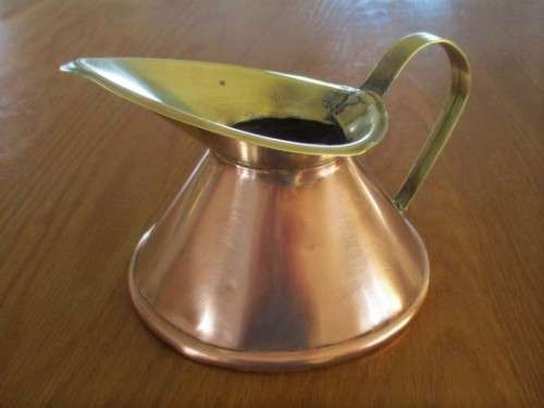 A LOVELY VINTAGE COPPER AND BRASS HAYSTACK JUG - GREAT KITCHEN DISPLAY!