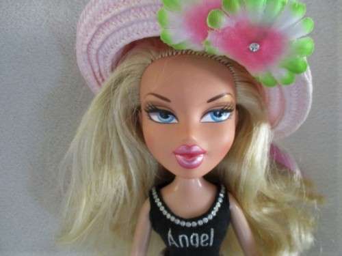 BEAUTIFUL 2001 MGA BRATZ DOLL IN GREAT CONDITION