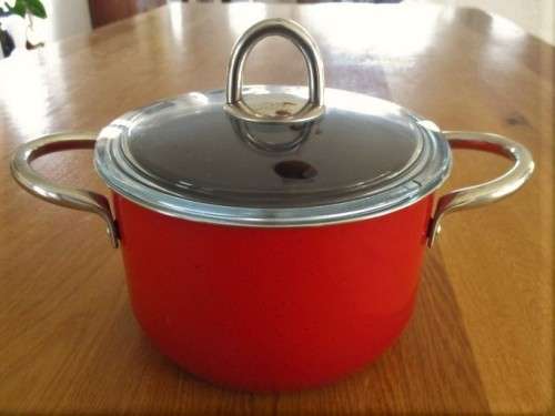 HIGH LIFE-TIME QUALITY, HEAVY BOTTOM SILIT SILARGEN SAUCEPAN MADE IN GERMANY AND IN GREAT CONDITION