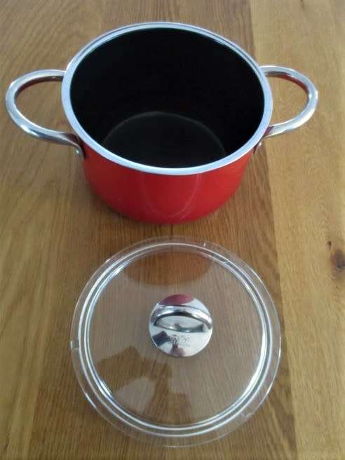 HIGH LIFE-TIME QUALITY, HEAVY BOTTOM SILIT SILARGEN SAUCEPAN MADE IN GERMANY AND IN GREAT CONDITION
