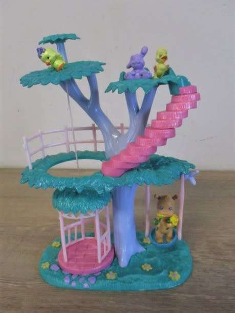 A CUTE TREEHOUSE WITH LIFT FOR YOUR LPS, SYLVANIAN FAMILY OR SMALL DOLLS AND FAIRIES