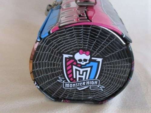 FOR THE MONSTER HIGH FANS - A CUTE METAL MONSTER HIGH CARRY CASE