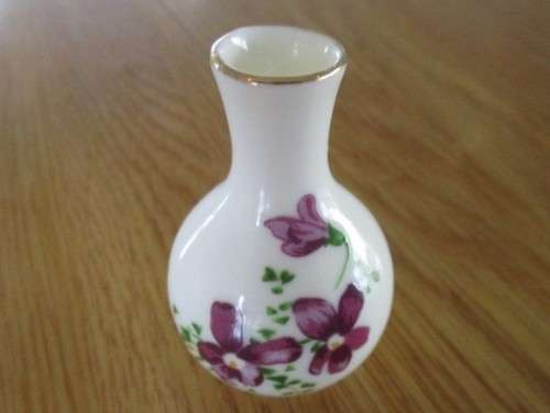 SIX PORCELAIN PRINTER'S TRAY ORNAMENTS WITH PRETTY VIOLETS